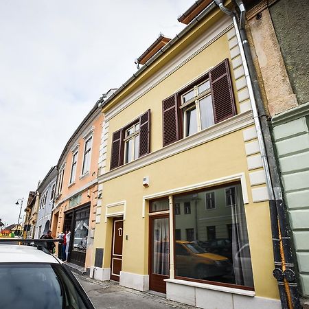 Yellowboot Aparthotel Sibiu Ngoại thất bức ảnh